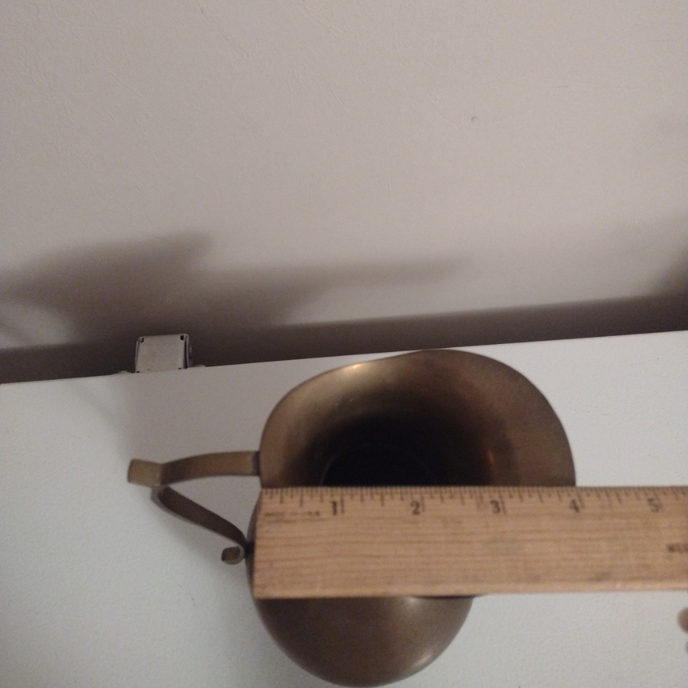 Vintage commodore solid brass pitcher made in India 8.5"can be used for flowers - Picture 9 of 9